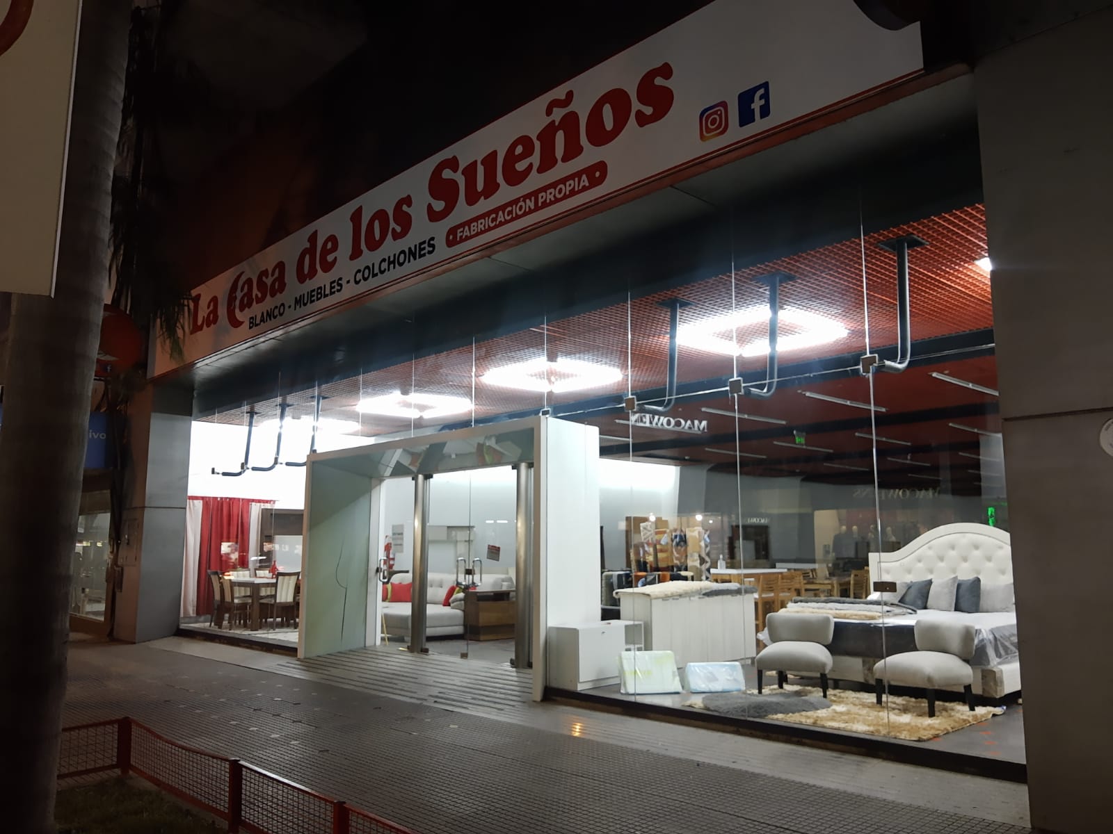 Sucursales La Casa de los Sue os